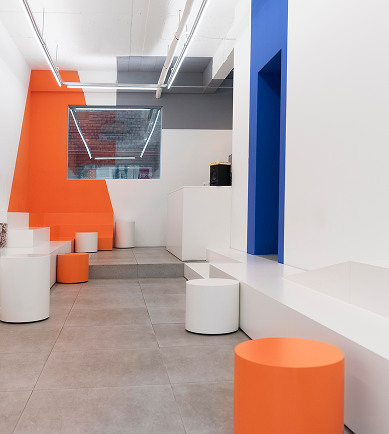 Decoración comercial y branding espacial