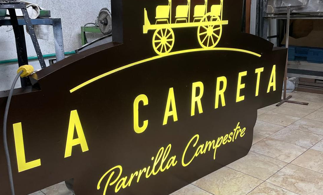 Fabricación personalizada en acrílico carrusel - 4